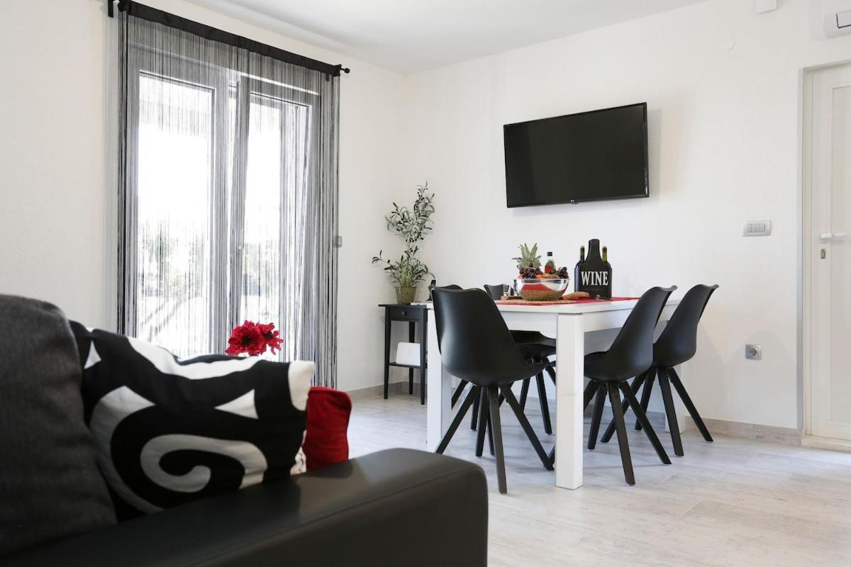 Villa Fides With Private Pool, Garden And Sea View Кастель-Нови Экстерьер фото